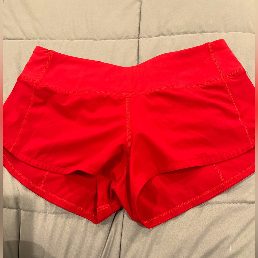 Red Lulu Lemon 2.5 inch hotty hots in size 4